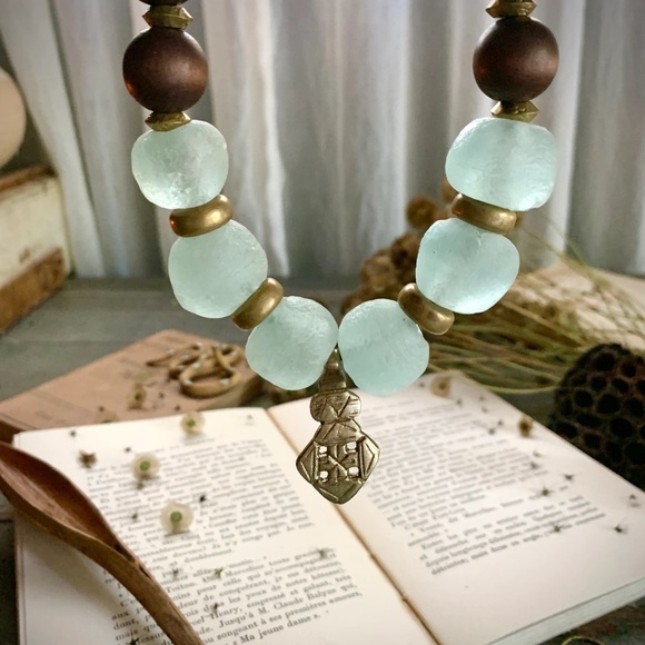 1900's ANTIQUE KROBO GHANA AFRICAN GLASS BEADED NECKLACE - Picture 7 of 10